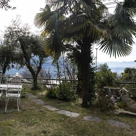 Casa Alma Grotto Brione sopra Minusio